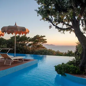 https://torre-di-cala-piccola.it-tuscanyhotel.com
